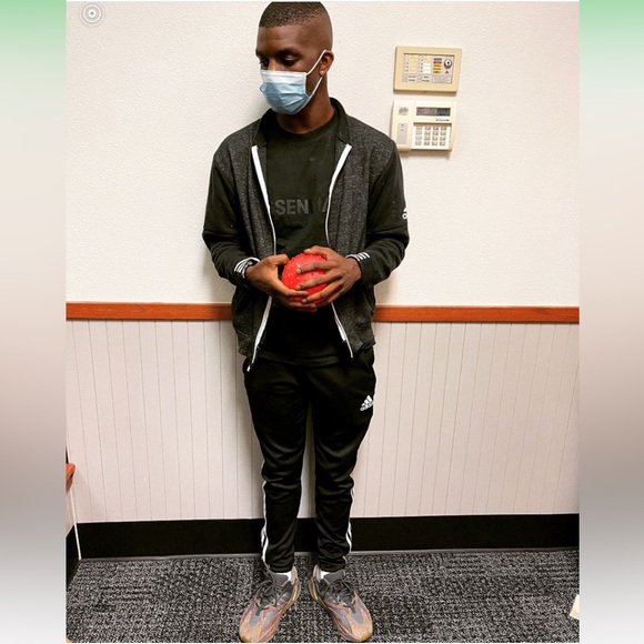 Ambitious - Picture 5 of 16